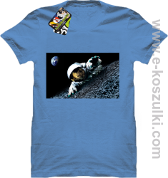 Kosmonauta na księżycu - koszulka męska błękitna