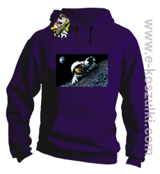 Kosmonauta na księżycu - bluza z kapturem fioletowa