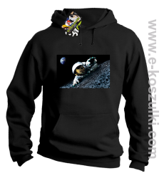 Kosmonauta na księżycu - bluza z kapturem czarna