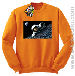 Kosmonauta na księżycu - bluza bez kaptura pomarańczowa